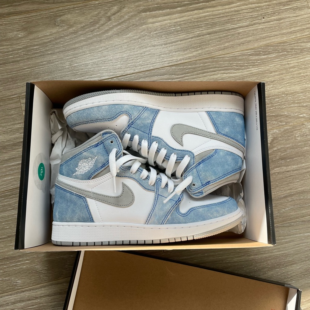 Air Jordan 1 Retro High OG GS ‘Hyper Royal’ Sz 6Y EUC like New - Picture 3 of 16